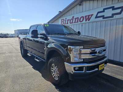 2019 Ford F350 Crew Cab, $46399.00. Photo 2