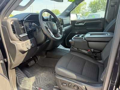 2023 Chevrolet 1500 Crew Cab, $39990.00. Photo 10