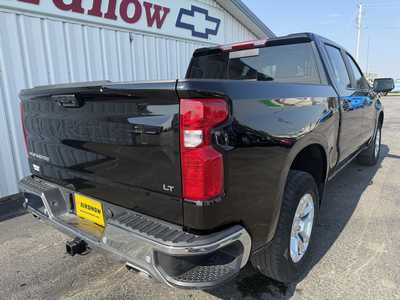 2023 Chevrolet 1500 Crew Cab, $39990.00. Photo 3