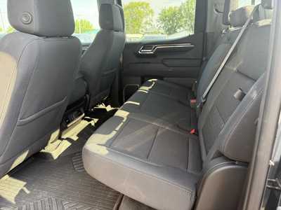 2023 Chevrolet 1500 Crew Cab, $39990.00. Photo 9