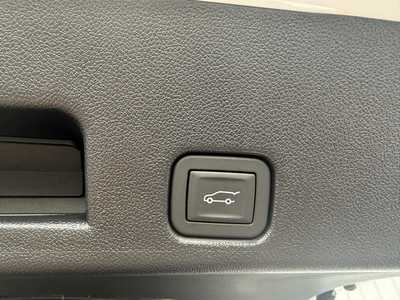 2025 Chevrolet Traverse, $45195.00. Photo 8