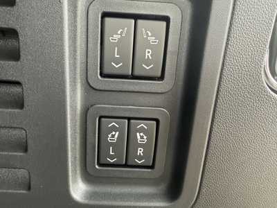 2025 Chevrolet Traverse, $59145.00. Photo 9