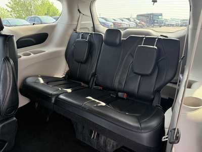 2022 Chrysler Pacifica, $19990.00. Photo 10