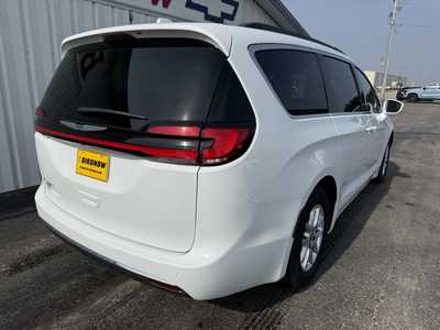 2022 Chrysler Pacifica, $19990.00. Photo 3