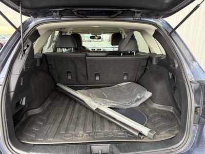 2015 Subaru Outback, $8860.00. Photo 9