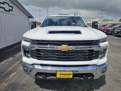 2025 Chevrolet 3500 Crew Cab, $73349.00. Photo 3