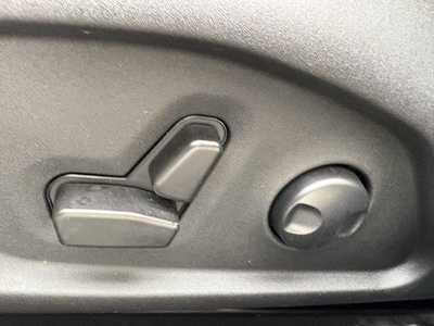 2022 Jeep Compass, $25599.00. Photo 12