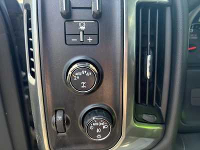 2018 Chevrolet 1500 Crew Cab, $25850.00. Photo 11