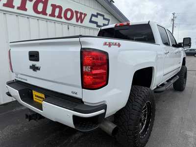 2017 Chevrolet 2500 Crew Cab, $46599.00. Photo 3