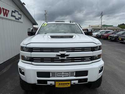 2017 Chevrolet 2500 Crew Cab, $46599.00. Photo 4