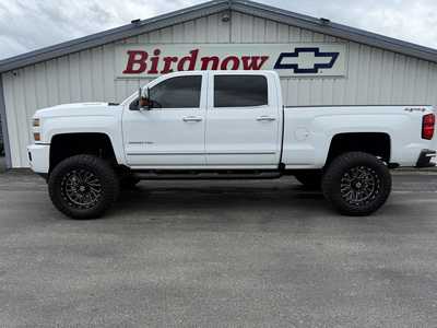 2017 Chevrolet 2500 Crew Cab, $46599.00. Photo 6
