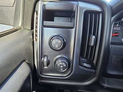 2017 Chevrolet 1500 Crew Cab, $18899.00. Photo 10