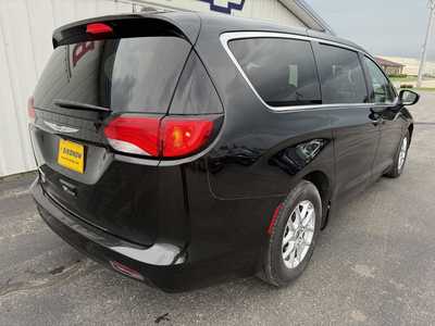2023 Chrysler Voyager, $15999.00. Photo 3