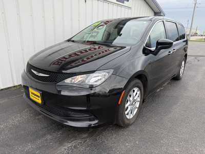 2023 Chrysler Voyager, $15999.00. Photo 5