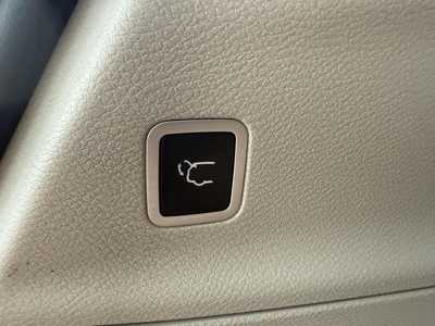 2023 Chrysler Voyager, $15999.00. Photo 8