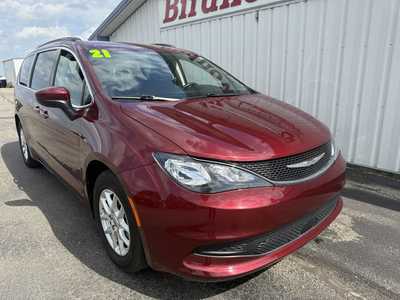 2021 Chrysler Voyager, $18699.00. Photo 2
