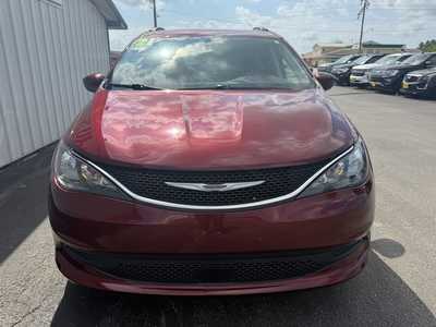 2021 Chrysler Voyager, $18699.00. Photo 4