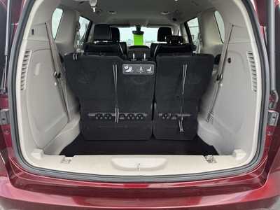 2021 Chrysler Voyager, $18699.00. Photo 9