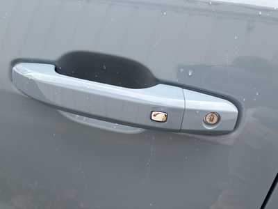 2025 Chevrolet Colorado Crew Cab, $44490.00. Photo 9