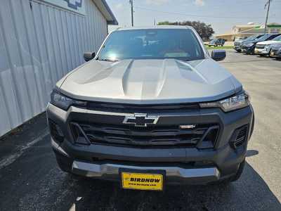 2025 Chevrolet Colorado Crew Cab, $45985.00. Photo 3