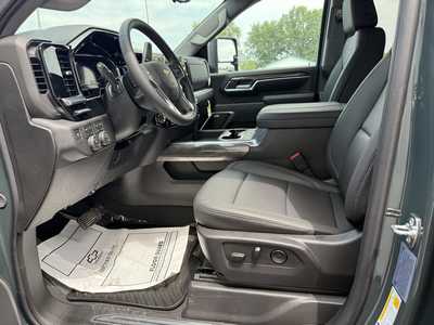 2025 Chevrolet 2500 Crew Cab, $74485.00. Photo 11