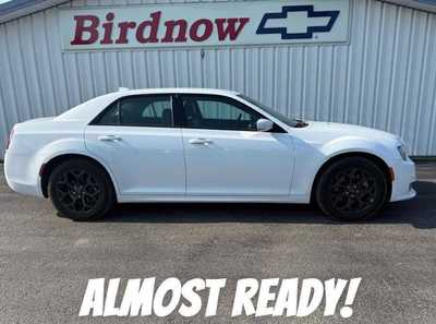 2021 Chrysler 300, $21990.00. Photo 1
