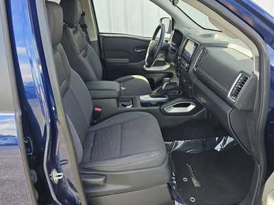 2022 Nissan Frontier, $32886.00. Photo 12