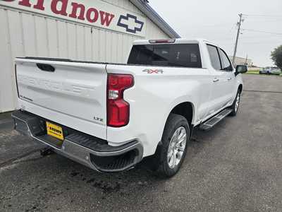 2022 Chevrolet 1500 Crew Cab, $38750.00. Photo 4