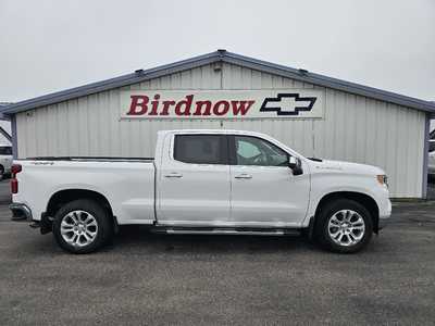 2022 Chevrolet 1500 Crew Cab, $38750.00. Photo 1