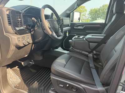 2025 Chevrolet 2500 Crew Cab, $62990.00. Photo 11