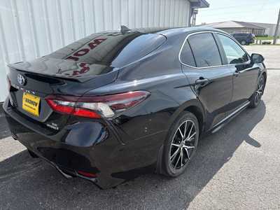 2022 Toyota Camry, $29946.00. Photo 2