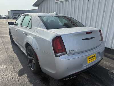 2022 Chrysler 300, $21395.00. Photo 8