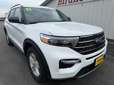 2021 Ford Explorer, $22850.00. Photo 2