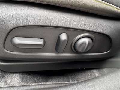 2025 Chevrolet Trax, $25840.00. Photo 12