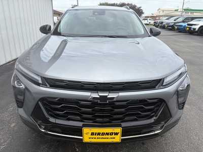 2025 Chevrolet Trax, $25840.00. Photo 4