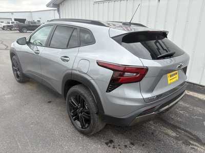 2025 Chevrolet Trax, $25840.00. Photo 7