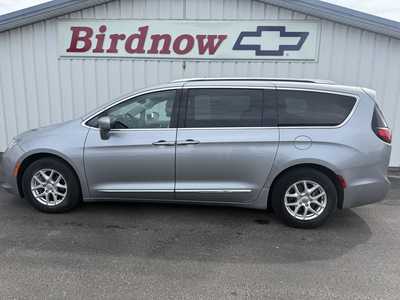 2020 Chrysler Pacifica, $16855.00. Photo 6