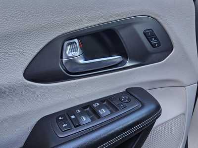 2022 Chrysler Pacifica, $18999.00. Photo 10