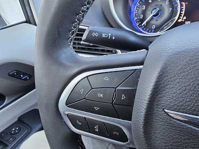 2022 Chrysler Pacifica, $18999.00. Photo 12