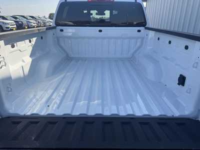 2026 Chevrolet Colorado Crew Cab, $44990.00. Photo 5