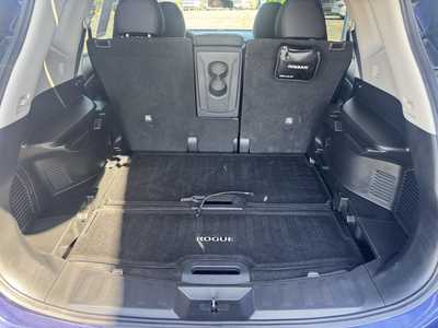 2018 Nissan Rogue, $15799.00. Photo 6