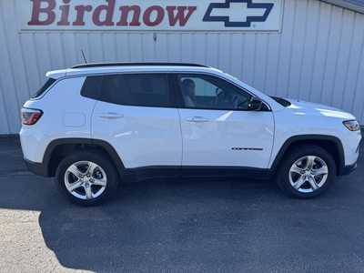 2023 Jeep Compass, $21990.00. Photo 1