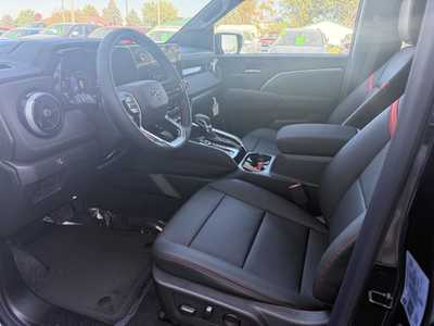 2026 Chevrolet Colorado Crew Cab, $45090.00. Photo 12