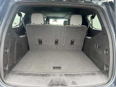 2022 Chevrolet Suburban, $49990.00. Photo 5