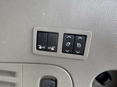 2016 Chevrolet Tahoe, $21725.00. Photo 5
