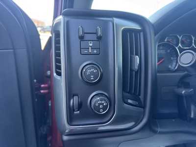 2018 Chevrolet 1500 Crew Cab, $22458.00. Photo 12