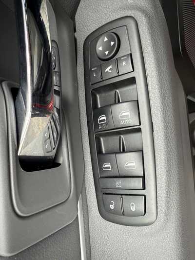 2014 RAM 1500 Crew Cab, $15699.00. Photo 12