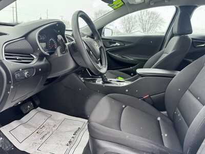 2024 Chevrolet Equinox, $19935.00. Photo 6