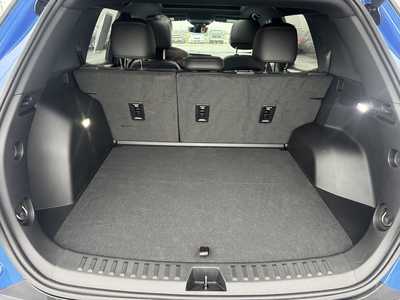 2025 Chevrolet Equinox, $35850.00. Photo 5
