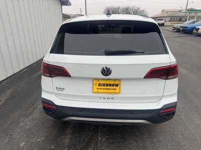 2022 Volkswagen Taos, $14899.00. Photo 4